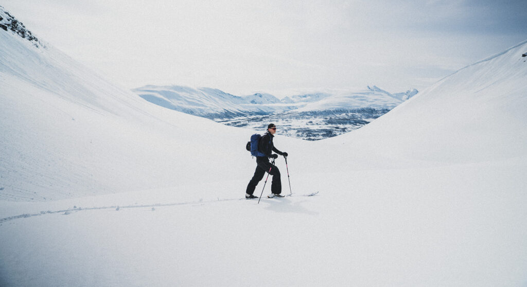 ONE STEP AHEAD Simon Sjokvist